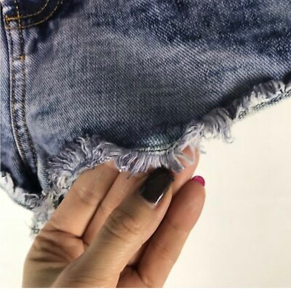 TOPSHOP MOTO Bleached Denim Shorts Hot Pants Waist 28" - Picture 6 of 8